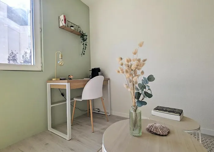 Au Calme Proche Centre Et Gare Apartmán *